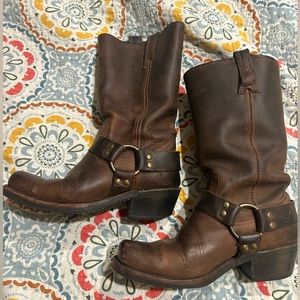 Frye Harness moto boots oiled vintage brown size 6.5 US